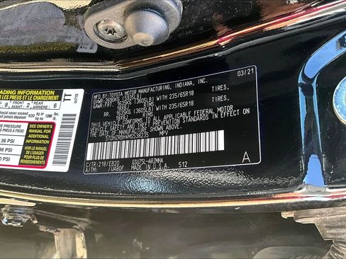 Used 2021 Toyota Highlander XLE AWD/4WD image 24