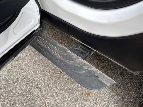 Used 2023 Land Rover Range Rover SE image 13