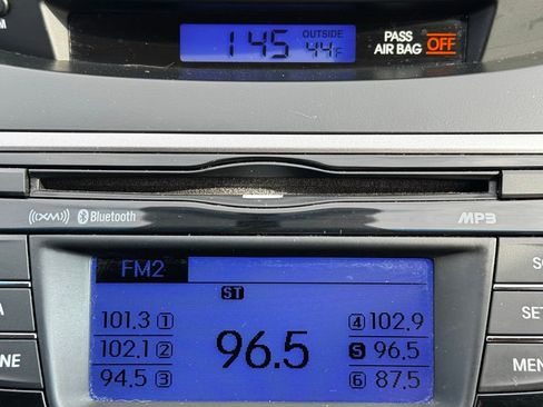 Used 2013 Hyundai Elantra GLS w/ Preferred Pkg image 3