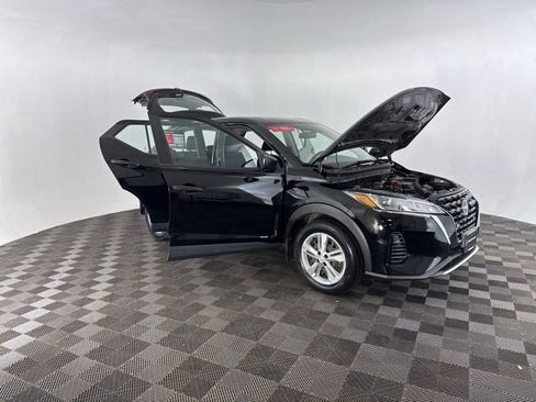 Used 2022 Nissan Kicks S image 12