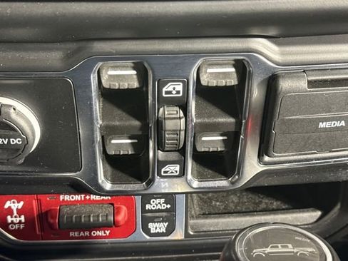 Used 2022 Jeep Gladiator Rubicon w/ Cold Weather Group image 20