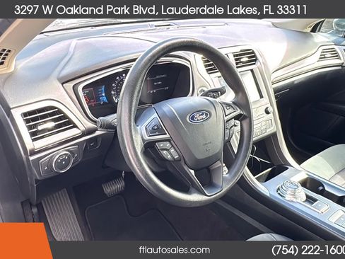 Used 2020 Ford Fusion SE image 44