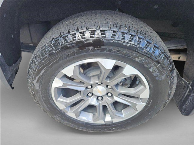 Used 2025 Chevrolet Silverado 1500 High Country w/ Technology Package AWD/4WD image 23