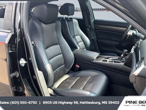 Used 2018 Honda Accord Sport image 6