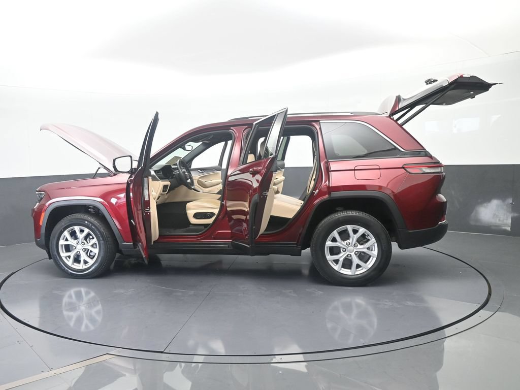Used 2023 Jeep Grand Cherokee Limited w/ Trailer Tow Prep Group (B) RWD image 74