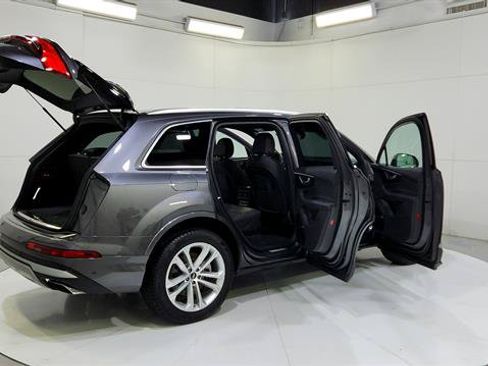 Used 2025 Audi Q7 3.0T Premium Plus AWD/4WD image 31