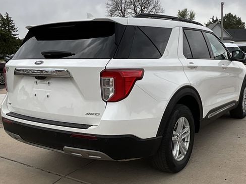 Used 2024 Ford Explorer XLT w/ Equipment Group 202A AWD/4WD image 5