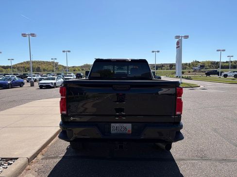 Used 2024 Chevrolet Silverado 2500 LTZ w/ LTZ Plus Package AWD/4WD image 3