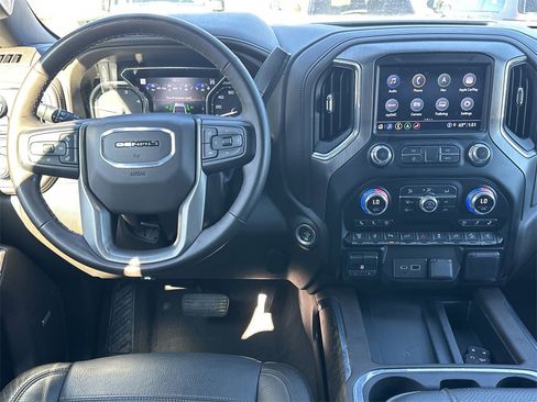 Used 2023 GMC Sierra 2500 Denali w/ Denali Ultimate Package image 9