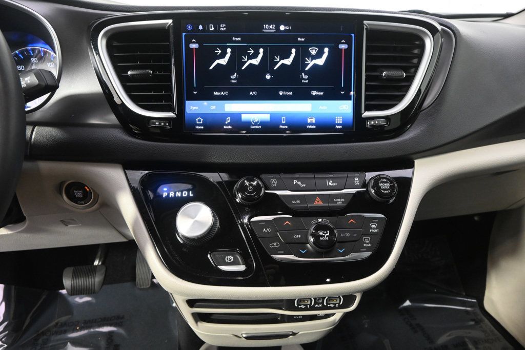 Used 2022 Chrysler Pacifica Touring-L FWD image 28