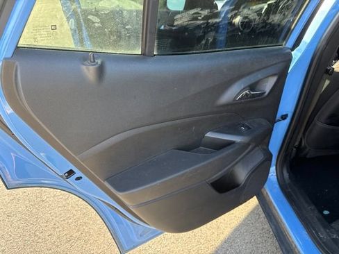 Used 2024 Chevrolet Trax RS w/ Sunroof Package FWD image 23