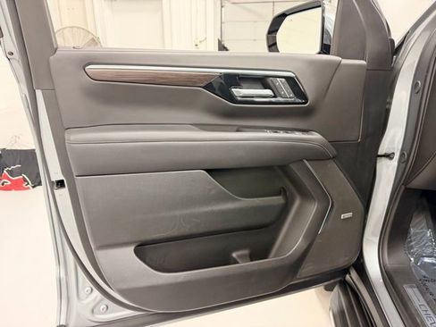 Certified 2025 Chevrolet Tahoe Premier AWD/4WD image 23