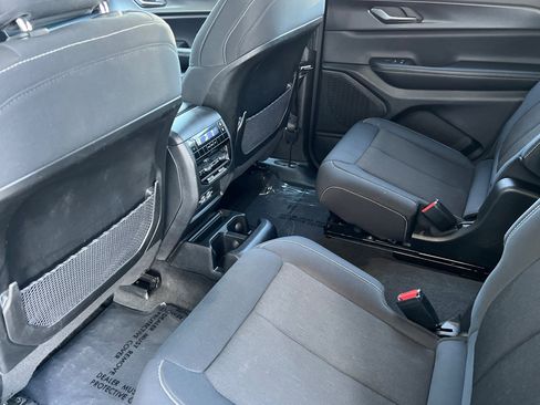 Used 2023 Jeep Grand Cherokee L Laredo image 9