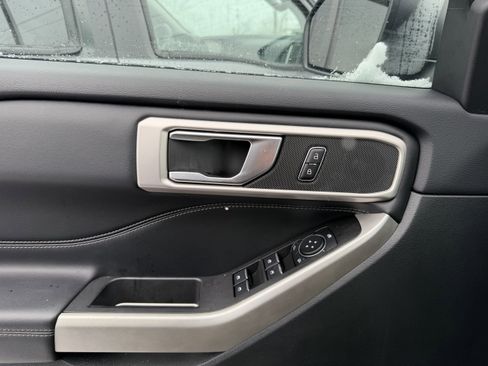 Used 2023 Ford Explorer XLT w/ Equipment Group 202A image 13