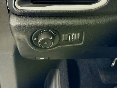 New 2026 Chrysler Pacifica Select image 10