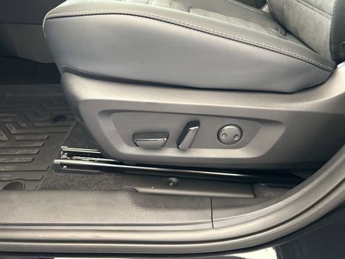 New 2025 Mitsubishi Outlander SE image 39