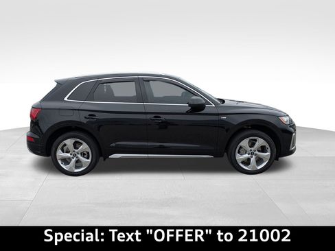 Used 2022 Audi Q5 2.0T Prestige w/ Prestige Package image 2