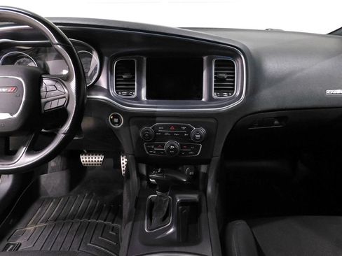 Used 2018 Dodge Charger R/T Scat Pack RWD image 40