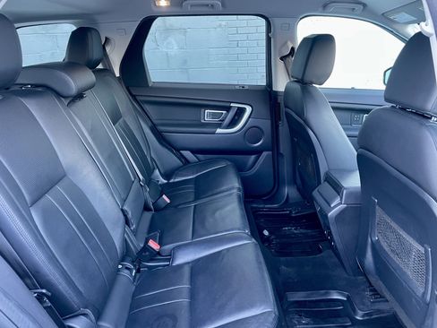 Used 2018 Land Rover Discovery Sport HSE image 31