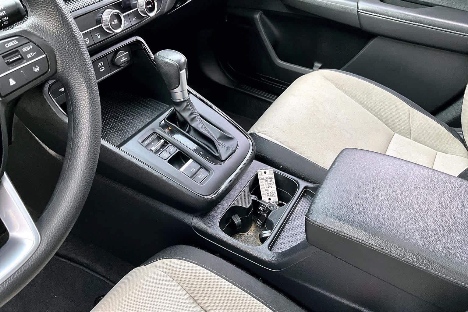 Used 2025 Honda CR-V EX image 16
