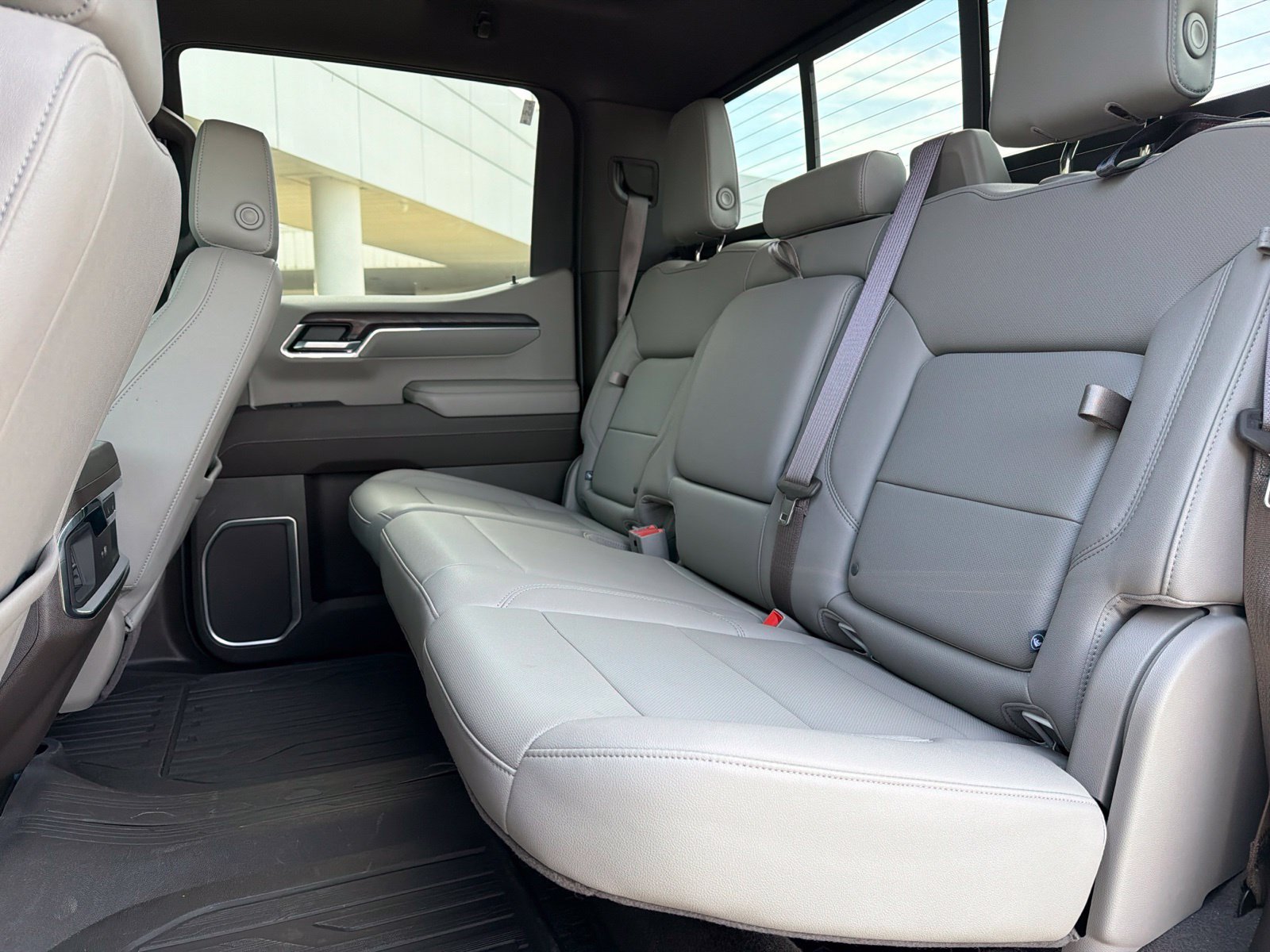 Used 2023 GMC Sierra 1500 SLT AWD/4WD image 12