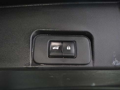 Used 2023 Nissan Rogue SV w/ SV Premium B Package AWD/4WD image 11