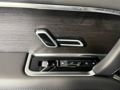 Used 2025 Land Rover Range Rover SE AWD/4WD image 26
