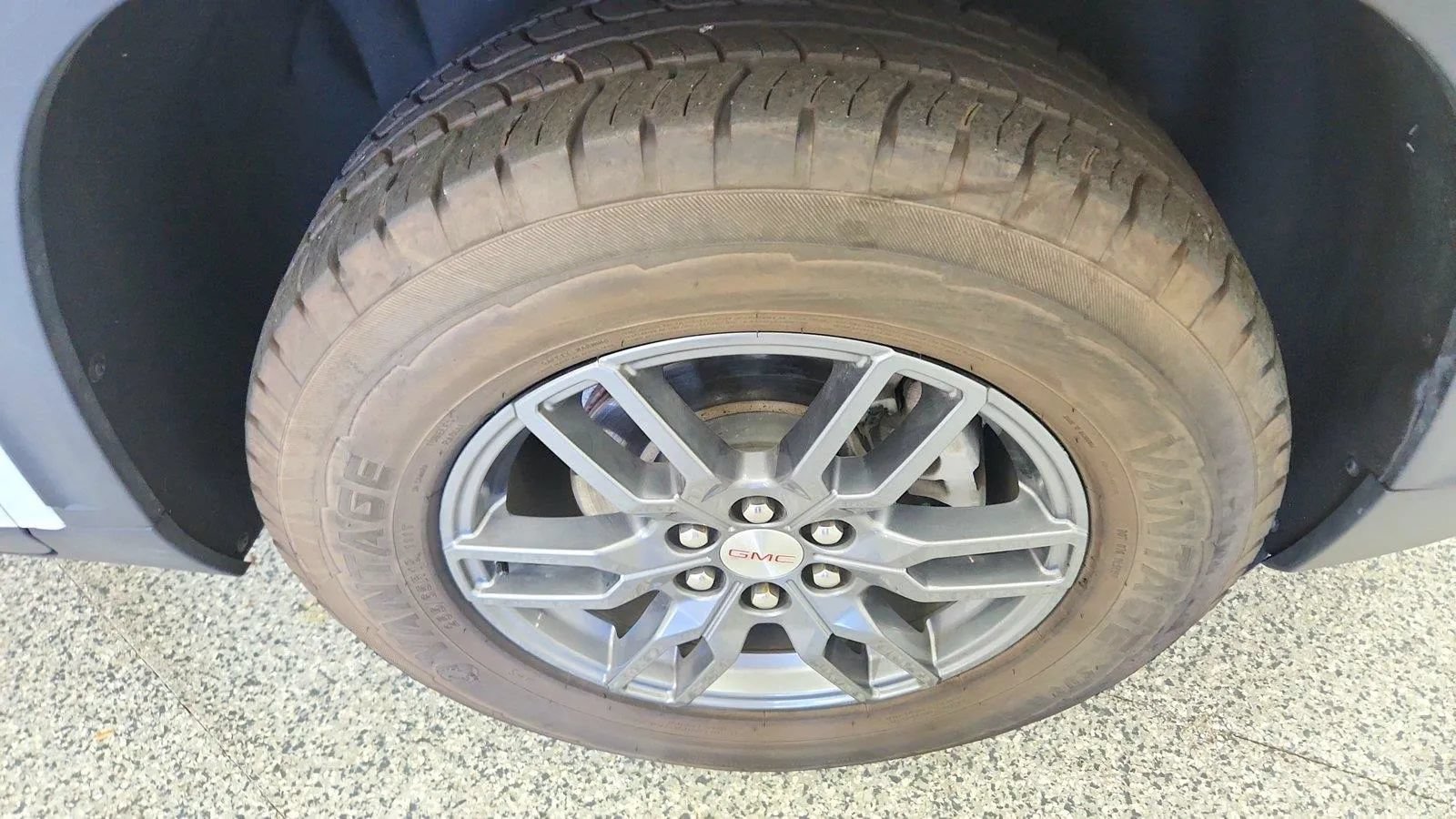 Used 2025 GMC Acadia Elevation AWD/4WD image 31