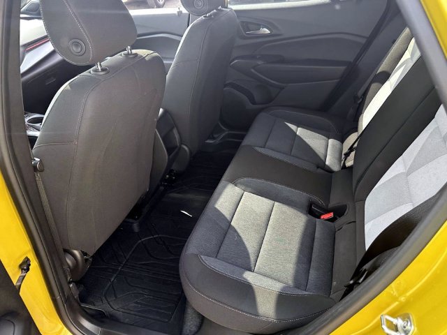 Certified 2024 Chevrolet Trax RS w/ Sunroof Package FWD image 11