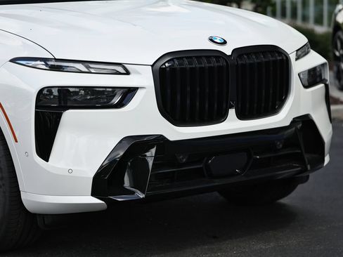 New 2027 BMW X7 xDrive40i w/ M Sport Package AWD/4WD image 2