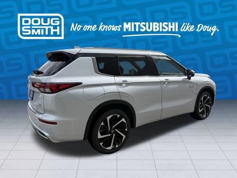 New 2025 Mitsubishi Outlander SEL image 4