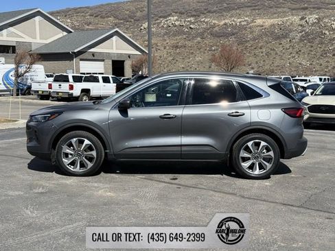 Used 2025 Ford Escape Platinum image 7