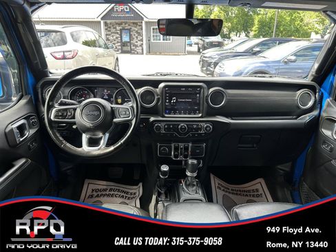 Used 2021 Jeep Wrangler Unlimited Sahara w/ Cold Weather Group AWD/4WD image 11