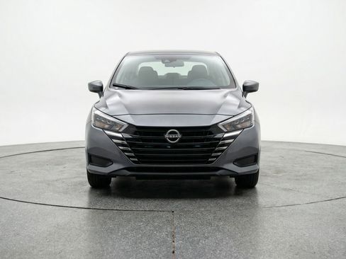 Used 2025 Nissan Versa SV image 2