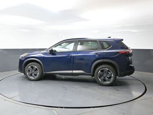 Used 2025 Nissan Rogue SV FWD image 6