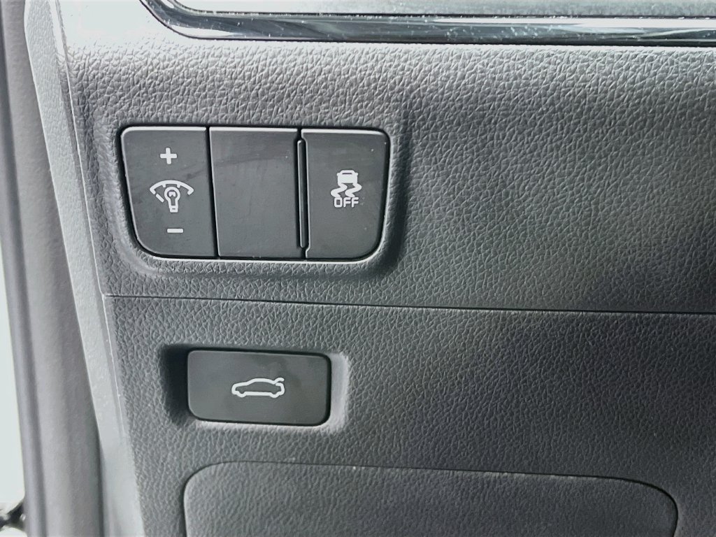 Used 2025 Kia K5 LXS FWD image 10