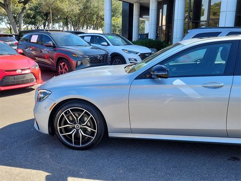 Used 2022 Mercedes-Benz E 350 Sedan image 5