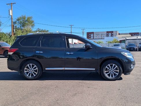 Used 2016 Nissan Pathfinder SL w/ SL Premium Package AWD/4WD image 2