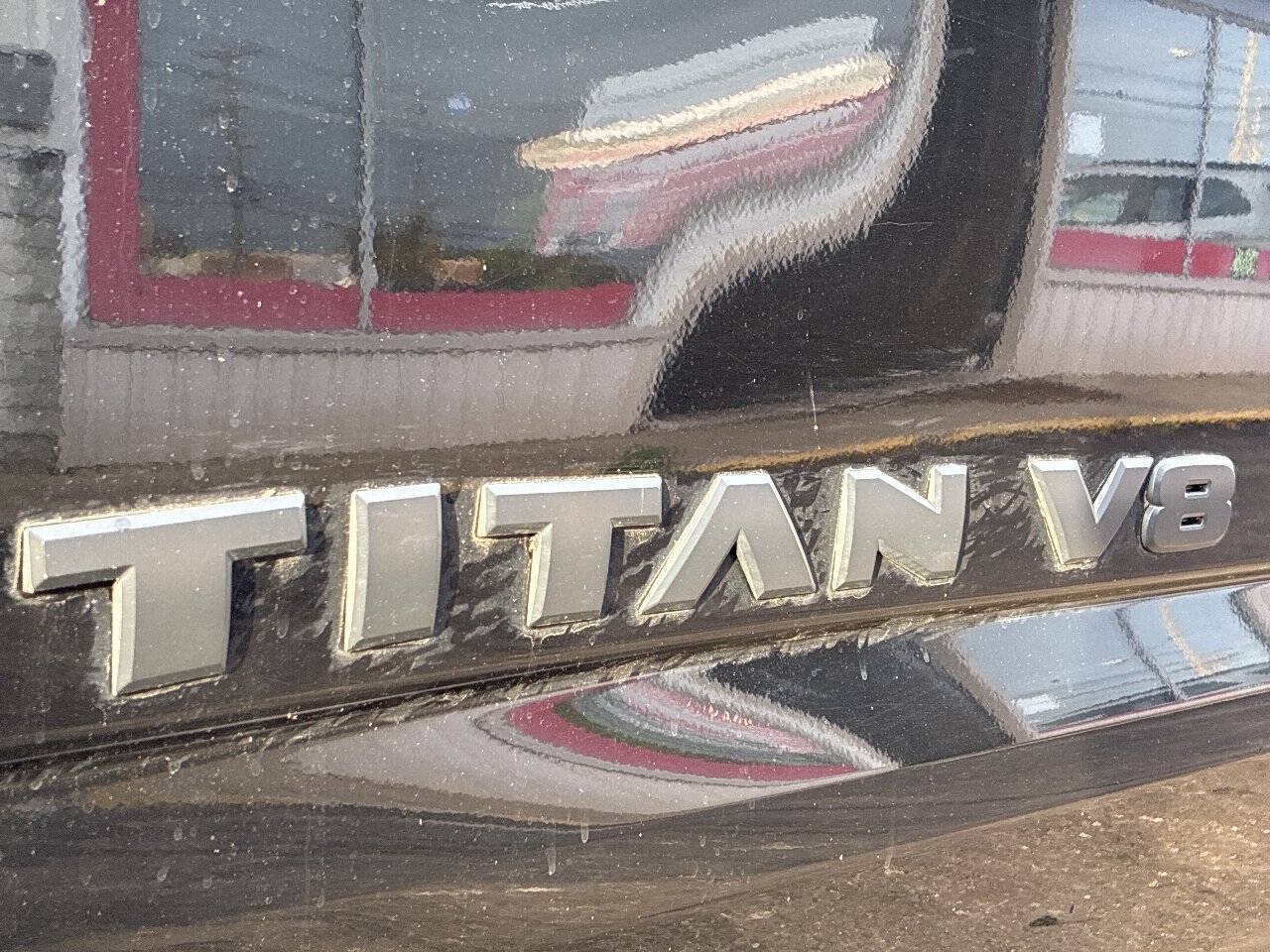 Used 2018 Nissan Titan SV AWD/4WD image 38