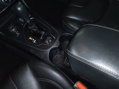 Used 2019 Jeep Cherokee Latitude Plus w/ Cold Weather Group image 26