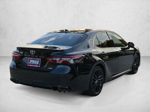 Used 2021 Toyota Camry XSE FWD image 5
