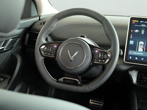 New 2025 VinFast VF 8 Eco AWD/4WD image 10