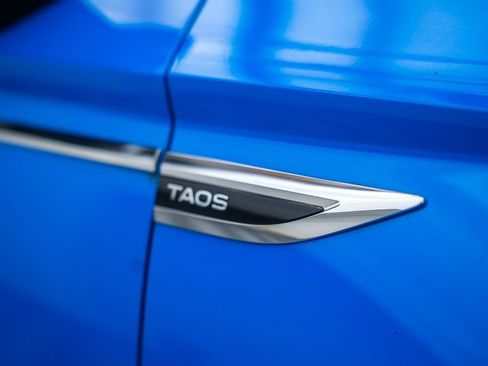 Used 2023 Volkswagen Taos SE FWD image 16