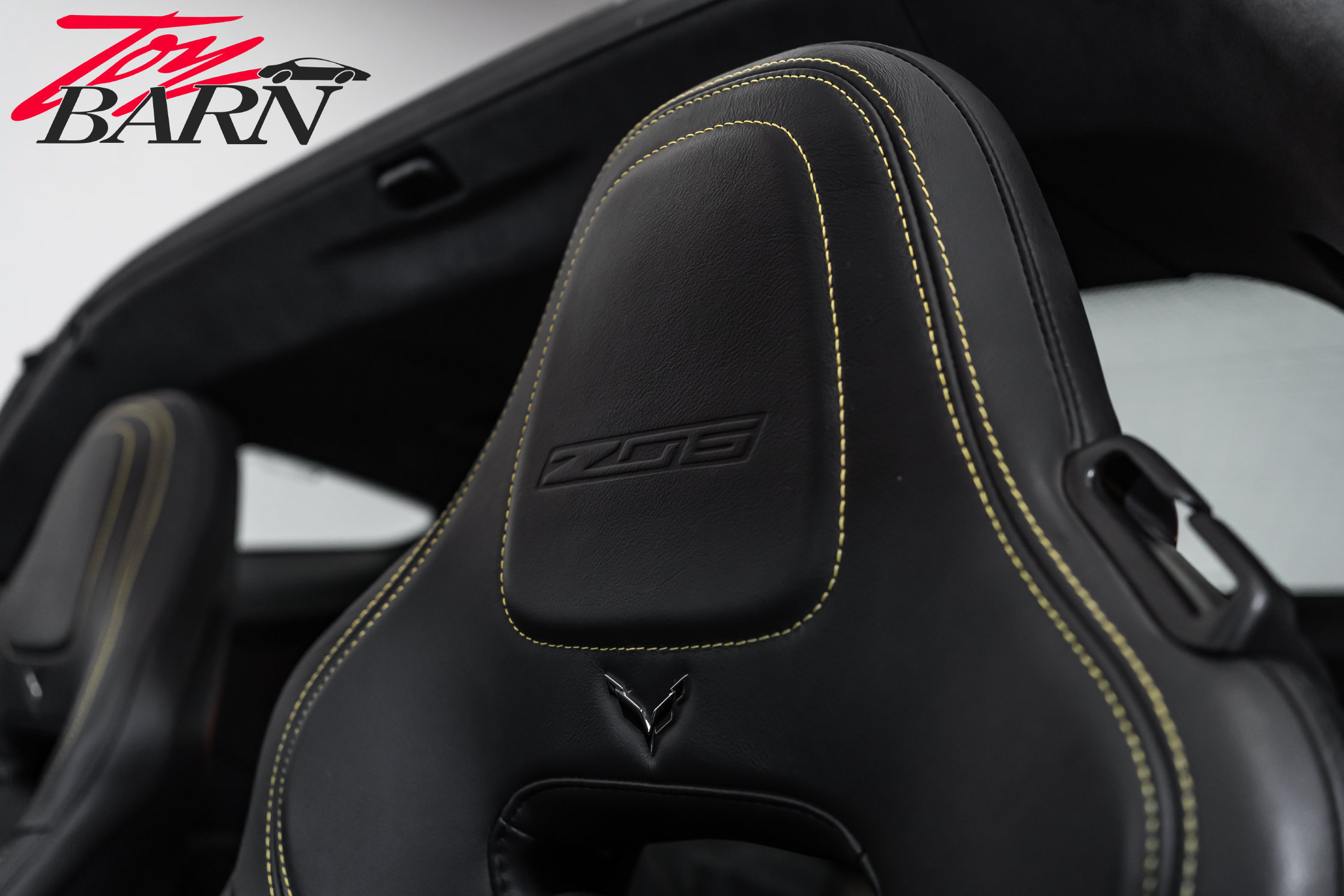 Used 2016 Chevrolet Corvette Z06 w/ 3LZ Preferred Equipment Group RWD image 31