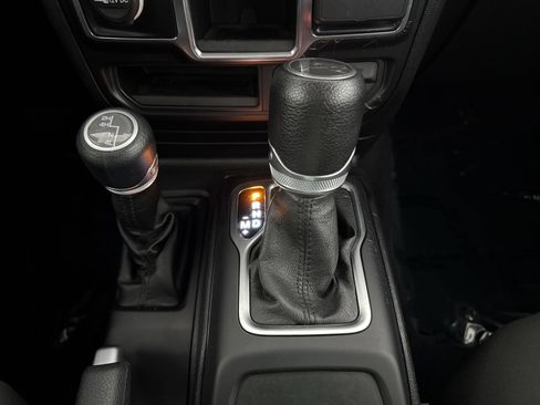 Used 2019 Jeep Wrangler Sport image 22