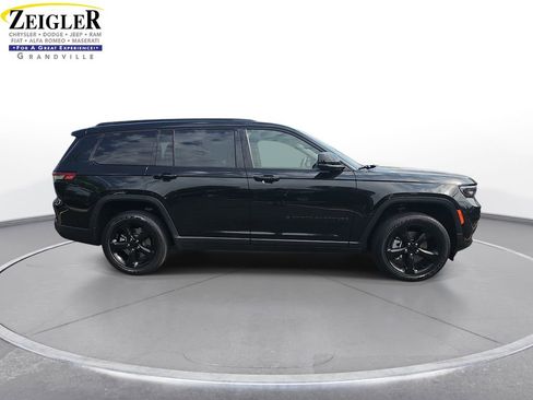 Used 2023 Jeep Grand Cherokee L Laredo AWD/4WD image 4
