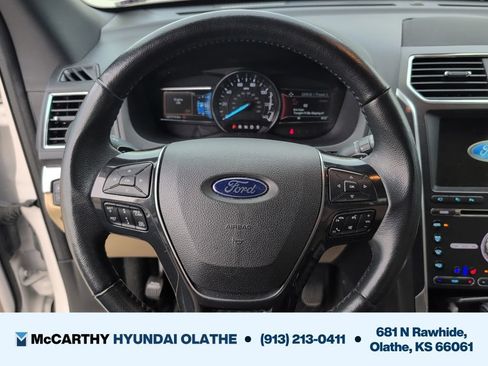 Used 2017 Ford Explorer Limited w/ Equipment Group 303A AWD/4WD image 3