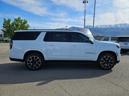 Used 2026 Chevrolet Suburban RST w/ Comfort Package AWD/4WD image 2