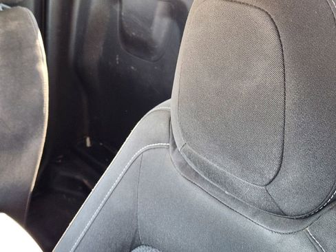 Used 2022 Chevrolet Colorado LT w/ Fleet Safety Package image 15