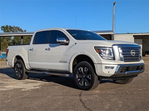 Used 2021 Nissan Titan Platinum Reserve w/ Moonroof Package image 2
